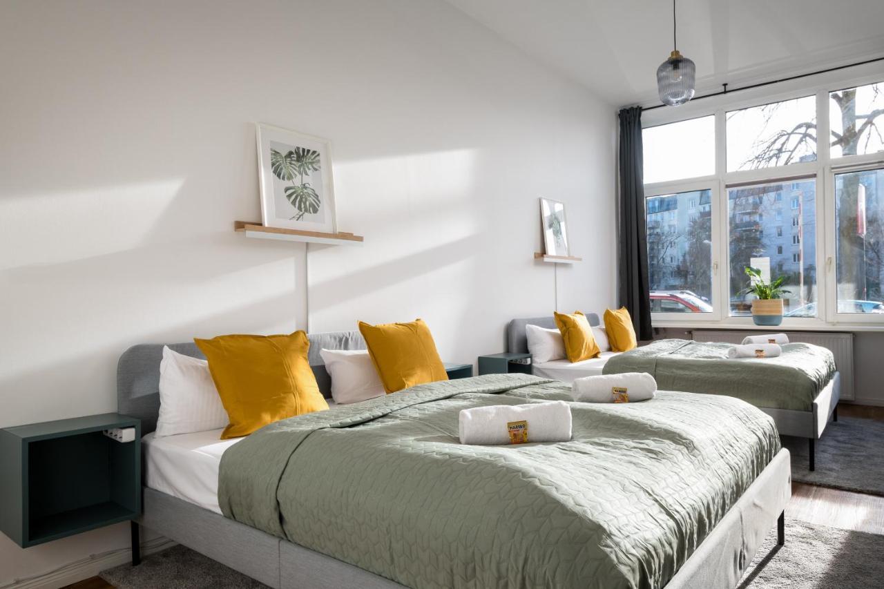 Sonnig Alexanderplatz: Spacious Group-friendly Berlim