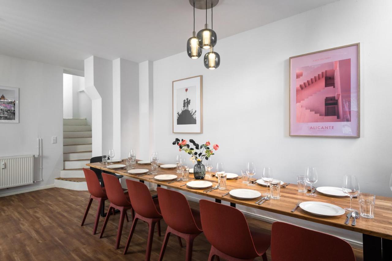Sonnig Alexanderplatz: Spacious Group-friendly Berlim