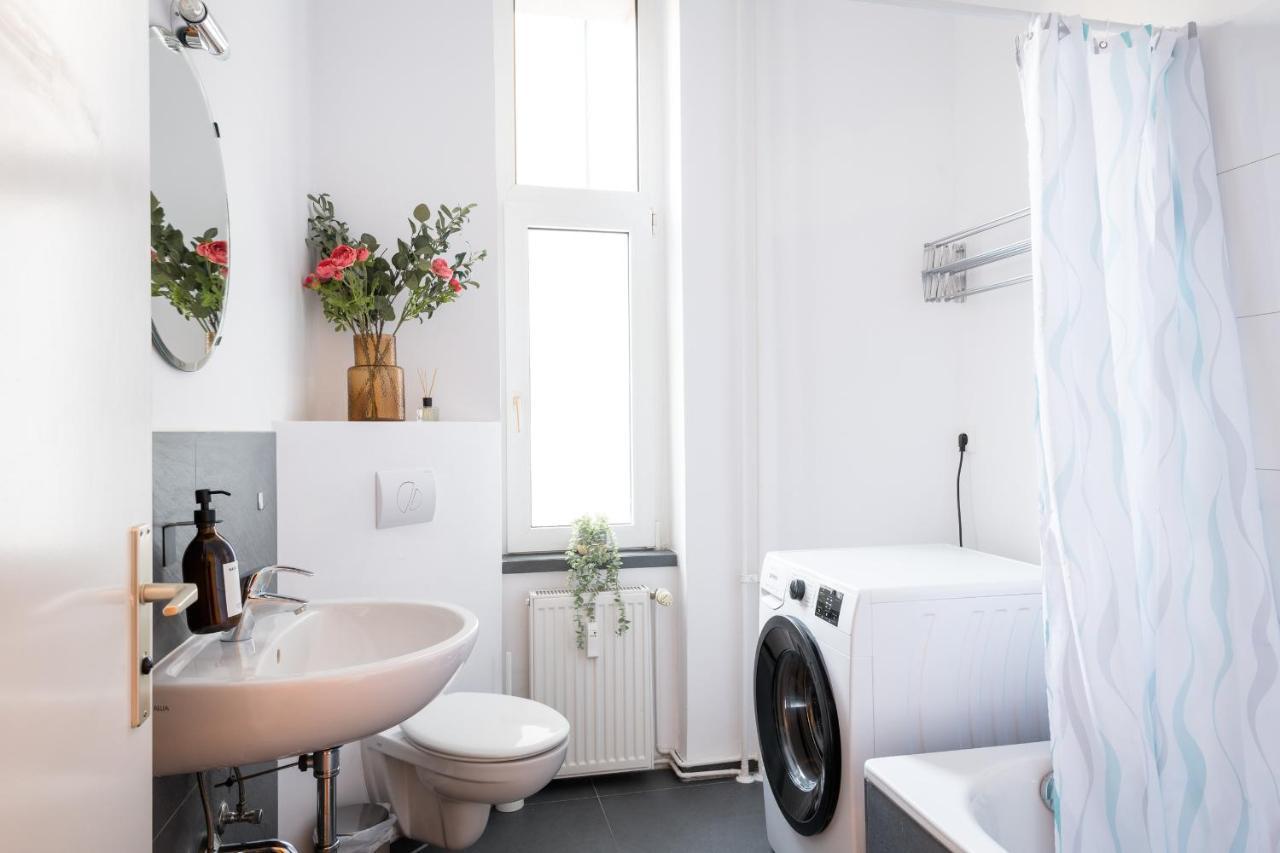 Apartamento Sonnig Alexanderplatz: Spacious Group-friendly Berlim